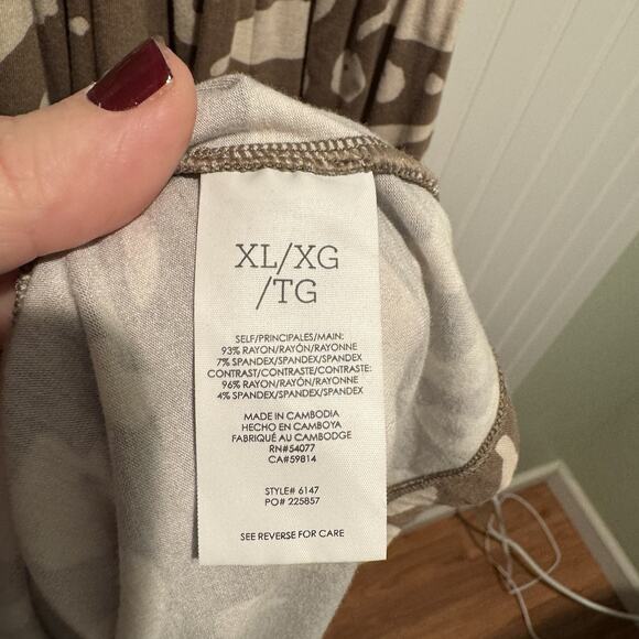 Cabi Swoon Maxi Dress Tiered Back Cutout Taupe Cream Size XL - Picture 6 of 8